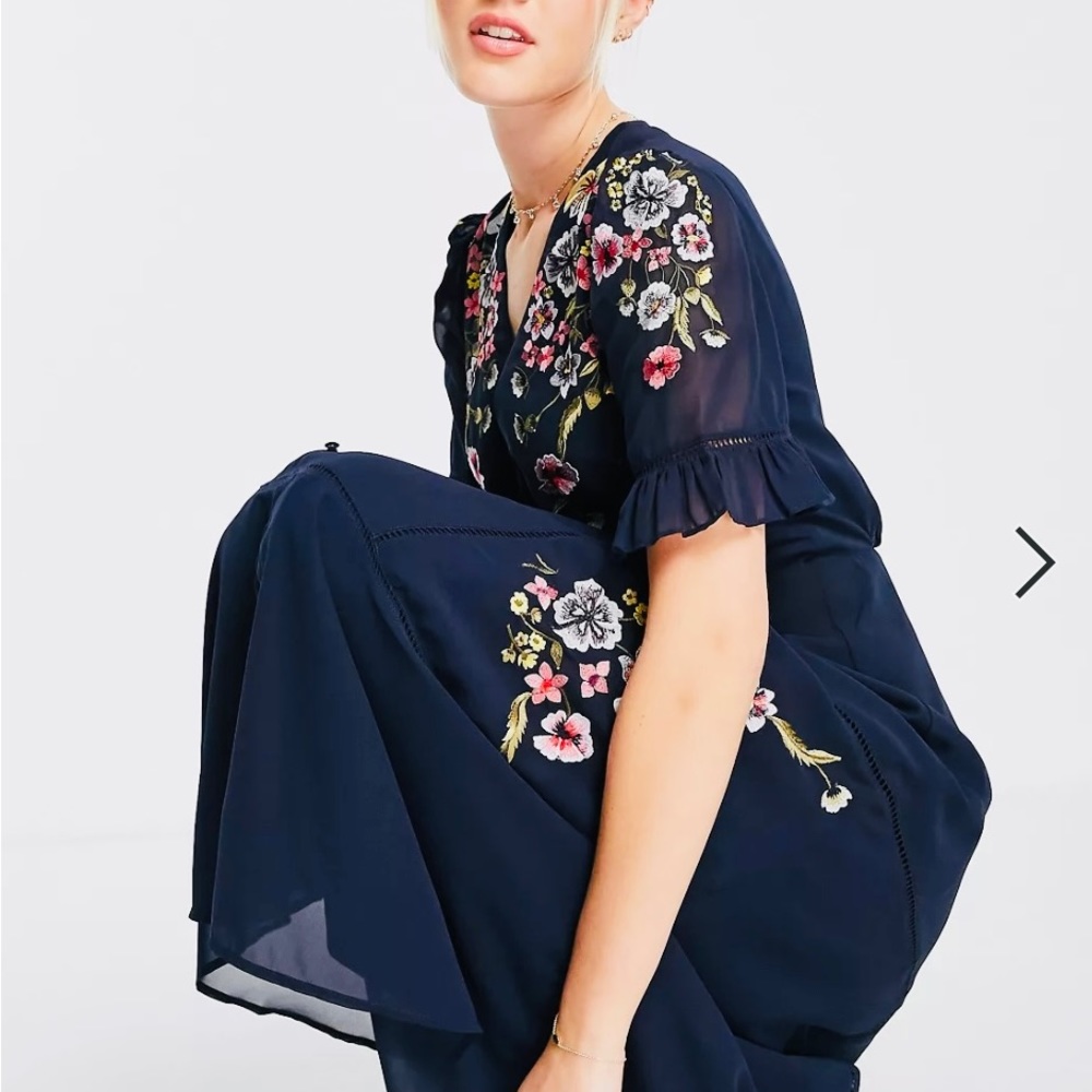 HOPE & IVY Dress Claudine Maxi Navy Chiffon Floral Embroidery NWT Sz 8